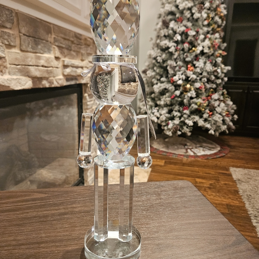 TAHARI HOME CHRISTMAS HEAVY CLEAR GLASS 13” NUTCRACKER SOLDIER HOLIDAY DECOR NWT - Picture 2 of 4